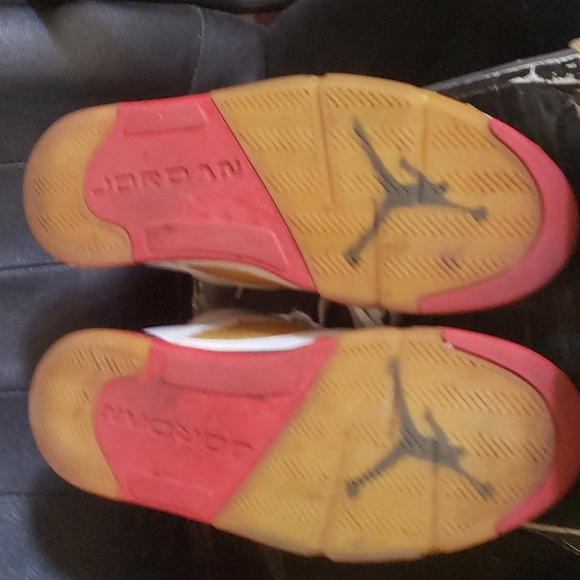 AirJordan 5 Retro "Fire Red" 2006 - Picture 8 of 14